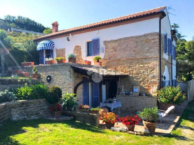 Casa in vendita a Ragnola, Marche