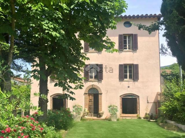 Casa in vendita a Gualdo Tadino, Umbria