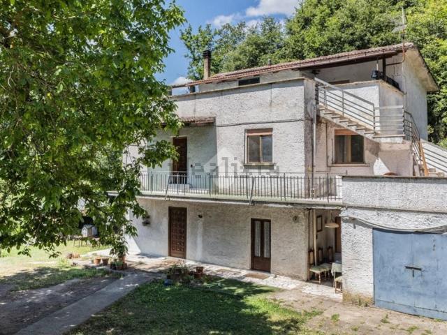 Casa in vendita a Sutri, Lazio