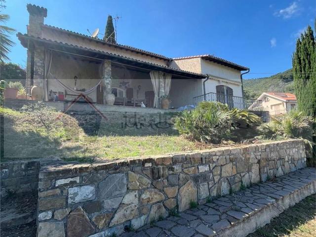 Casa in vendita a Ospedaletti, Liguria