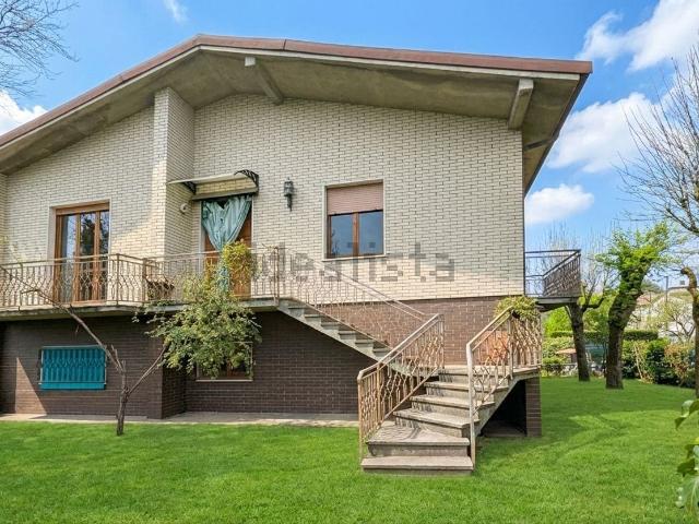 Casa in vendita a Fidenza, Reggio Emilia