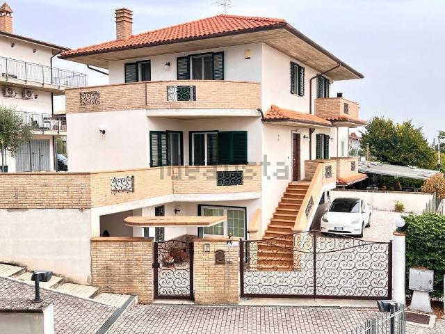 Casa in vendita a Nocciano, Pescara