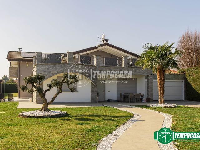 Casa in vendita a Magnago, Lombardia