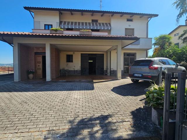 Casa in vendita a Podere le Spiagge, Cenerente