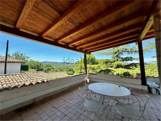 Casa in vendita a Fossato Di Vico, Umbria
