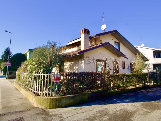 Casa in vendita a San Paolo D'argon, Lombardia