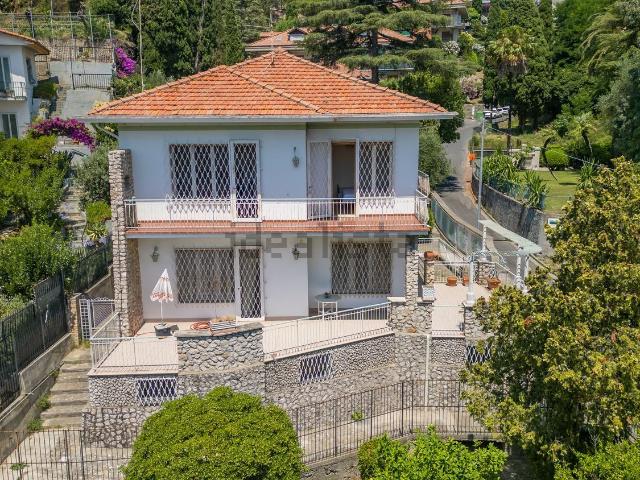 Casa in vendita a Vallecrosia, Liguria