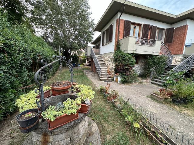 Casa in vendita a Marina di Carrara, Carrara