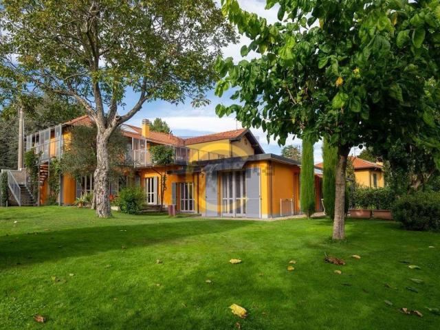 Casa in vendita a Villa, Appiano Gentile