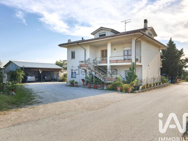 Casa in vendita a Montegiorgio, Fermo