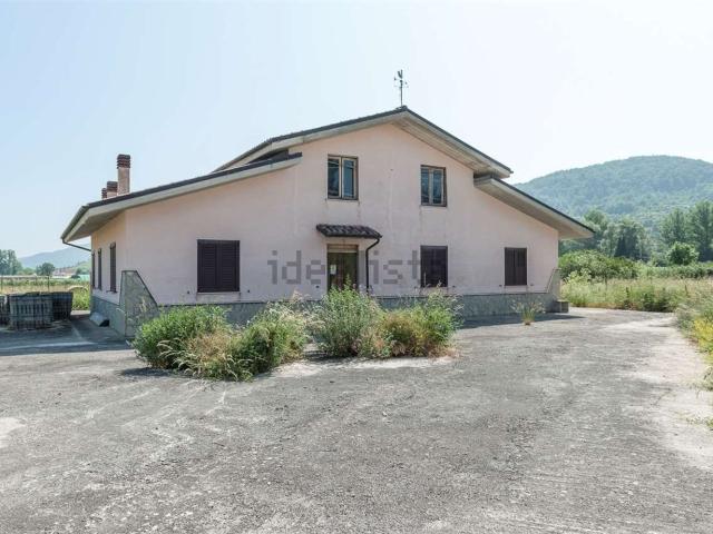Casa in vendita a Castel Di Sangro, Abruzzo