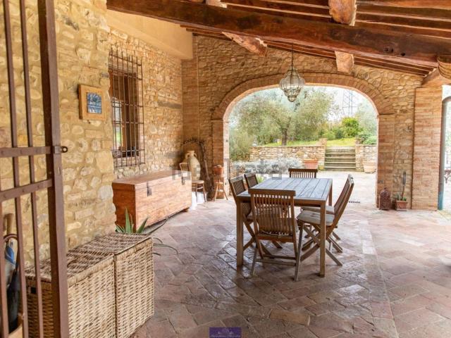 Casa in vendita a Serpiolle, Firenze