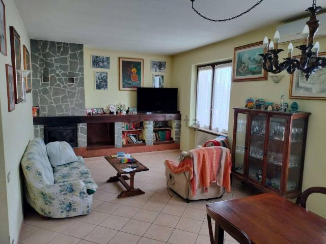 Casa in vendita a Mandrogne, Alessandria