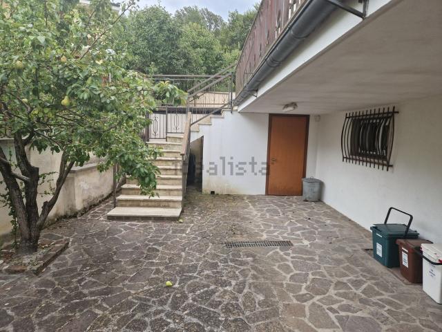 Casa in vendita a Carsoli, Abruzzo