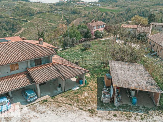 Casa in vendita a Cento, Roncofreddo