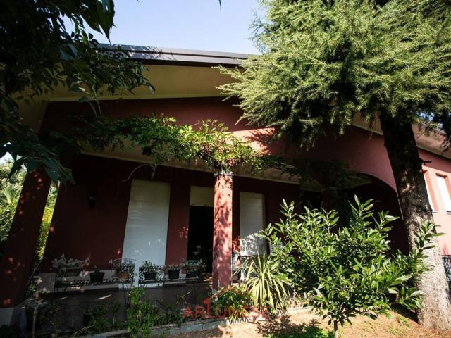 Casa in vendita a Casorezzo, Lombardia