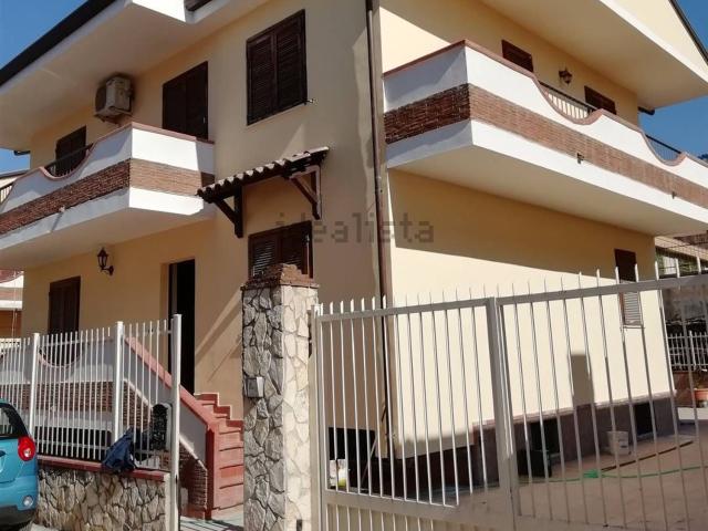 Casa in vendita a Petrarelle, Caserta