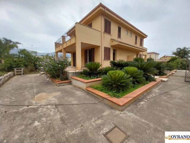 Casa in vendita a Carini, Sicilia