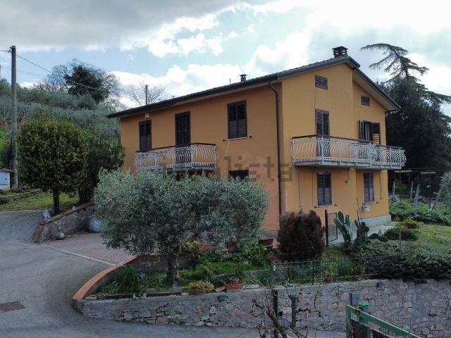 Casa in vendita a Palazzo, Assisi