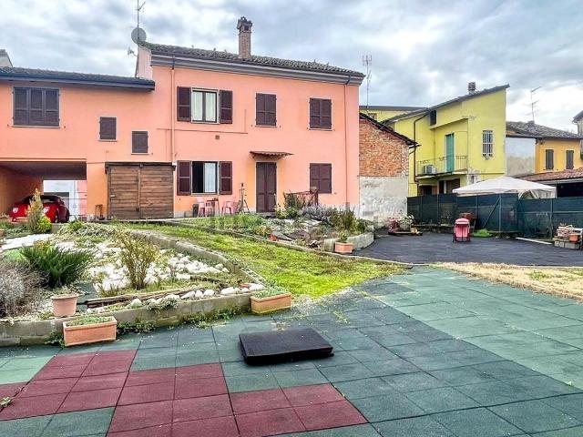 Casa in vendita a Broni, Lombardia