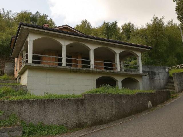 Casa in vendita a Carrara, Toscana