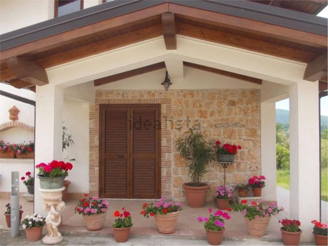 Casa in vendita a Gallinaro, Lazio