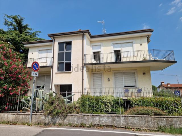 Casa in vendita a Desenzano Del Garda, Brescia