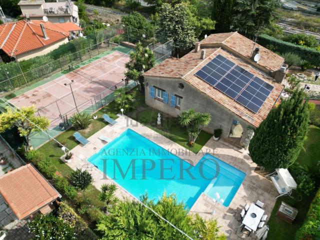 Casa in vendita a Ventimiglia, Liguria