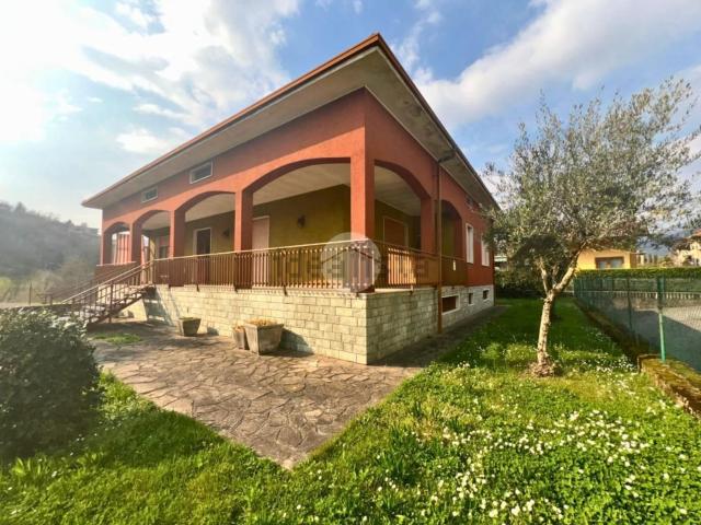 Casa in vendita a Villongo, Lombardia