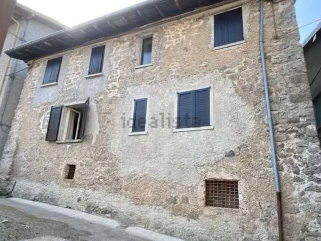 Casa in vendita a Comunità Montana della Valle Brembana, Zogno
