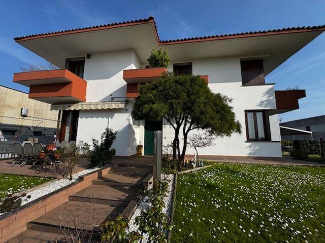 Casa in vendita a San Giuliano Milanese, Lombardia