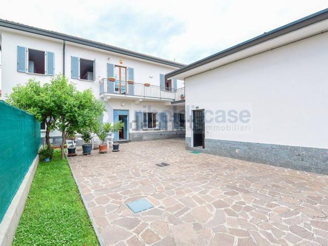 Casa in vendita a Cabiate, Lombardia