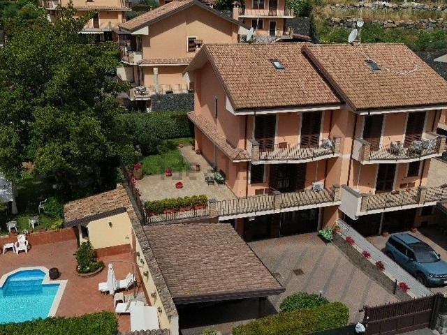 Casa in vendita a Trecastagni, Sicilia