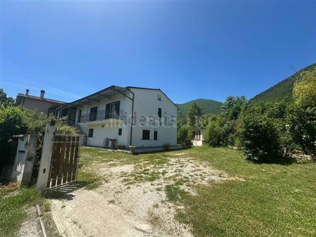 Casa in vendita a Greccio, Lazio