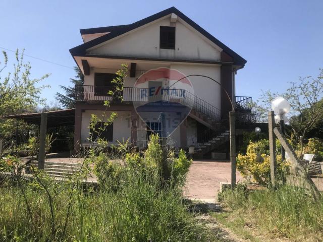 Casa in vendita a Pedara, Sicilia