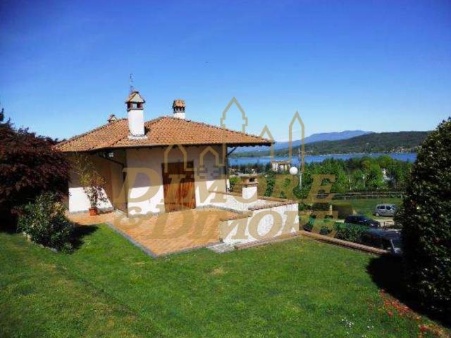 Casa in vendita a Dormelletto, Novara