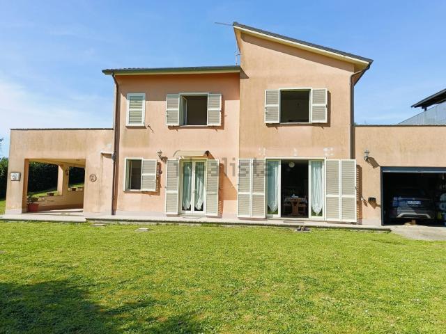 Casa in vendita a Ronciglione, Lazio