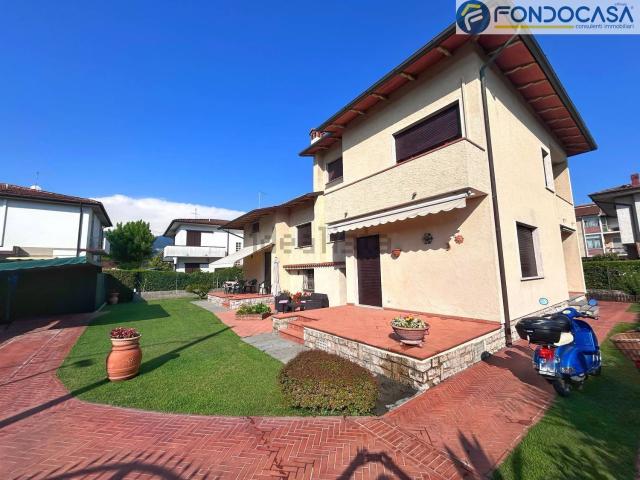 Casa in vendita a Marina di Pietrasanta, Pietrasanta