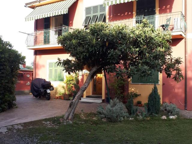 Casa in vendita a Sarzana, Liguria