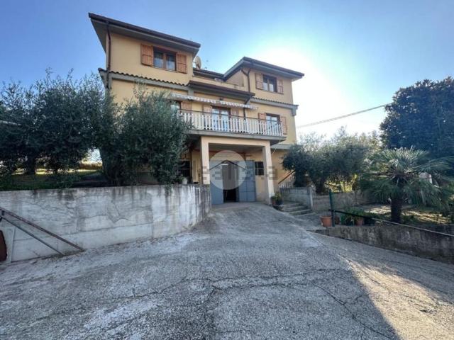 Casa in vendita a Fara Sabina, Lazio