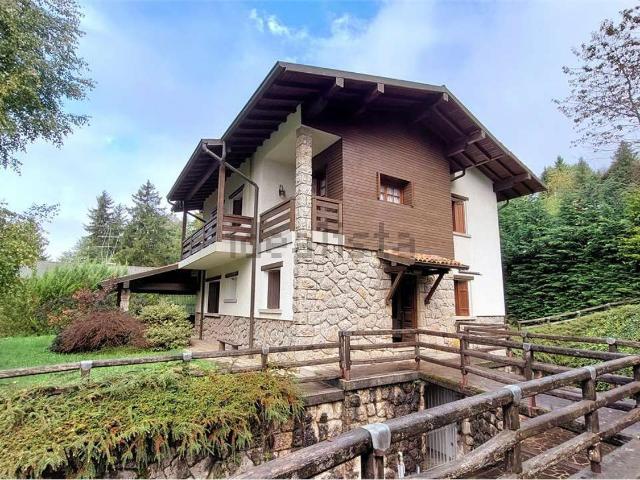 Casa in vendita a Dorga, Castione Della Presolana