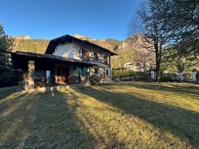 Casa in vendita a Lantana, Castione della Presolana