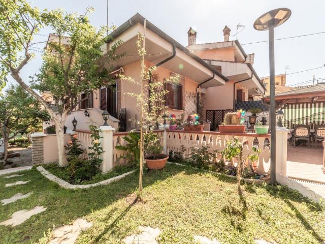 Casa in vendita a Guidonia Montecelio, Roma Capitale