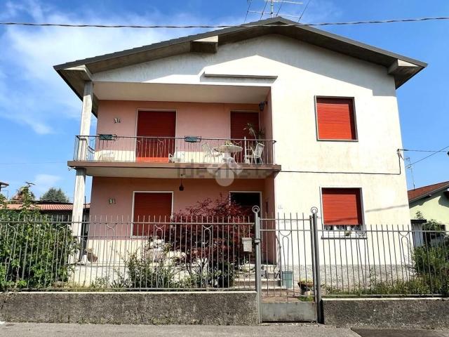 Casa in vendita a Adro, Lombardia