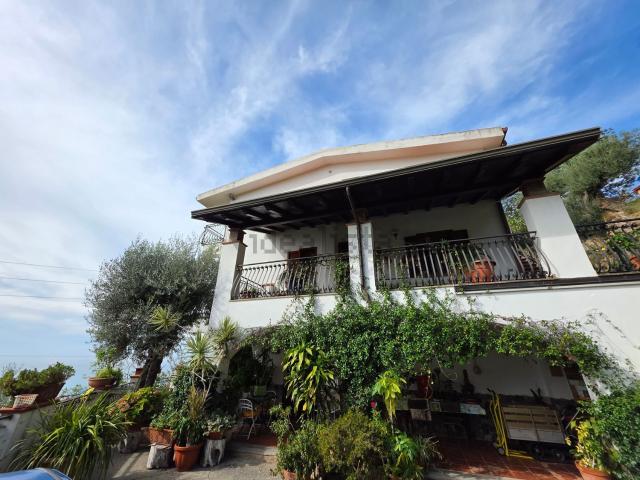 Casa in vendita a Santa Lucia, Calabria