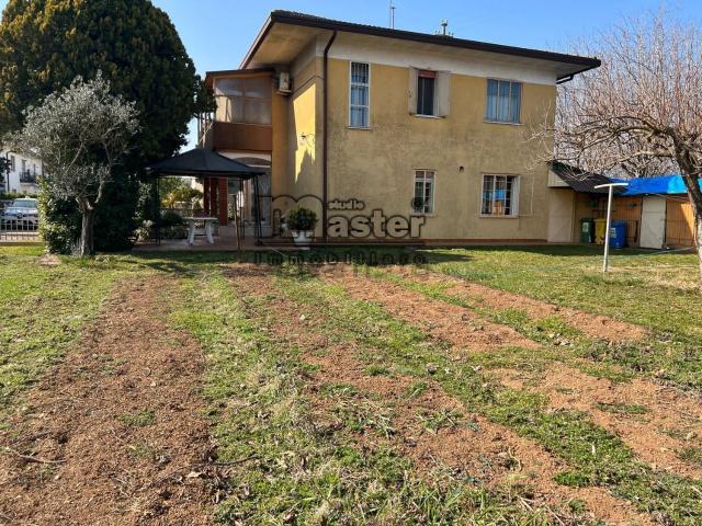 Casa in vendita a Sovernigo, Paese