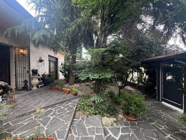 Casa in vendita a Oltresempione, Legnano