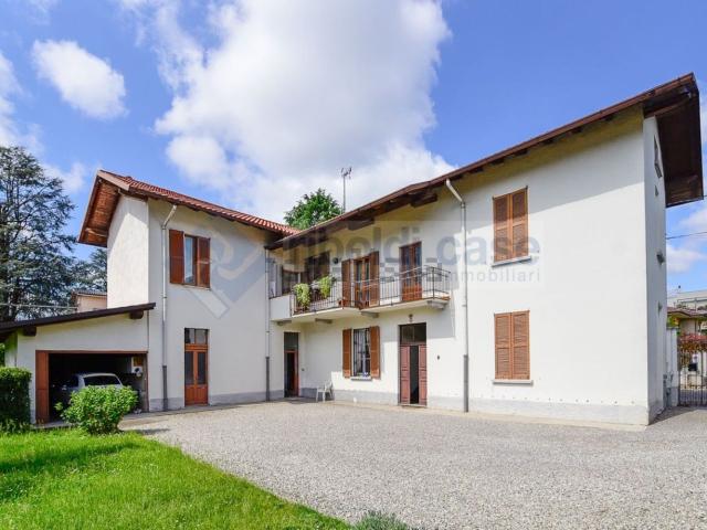 Casa in vendita a Meda, Lombardia