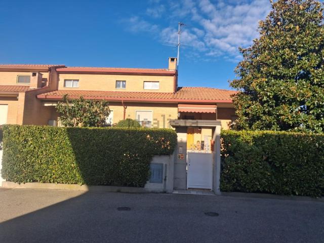 Casa in vendita a Villa Iria, Voghera