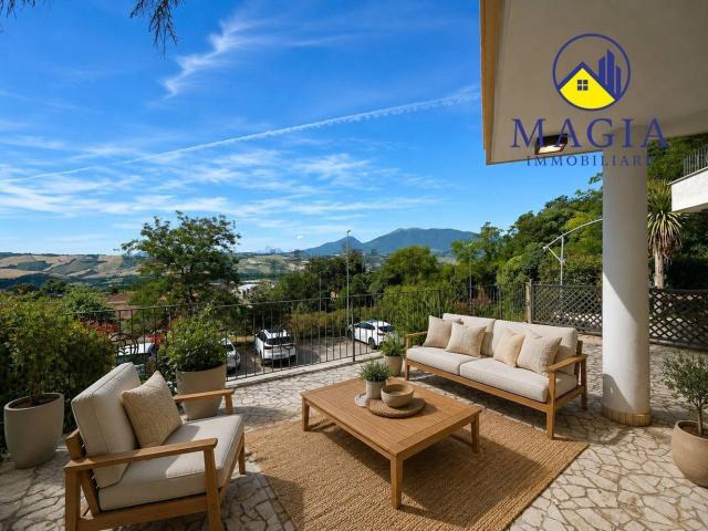 Casa in vendita a Sambuco, Castel di Lama